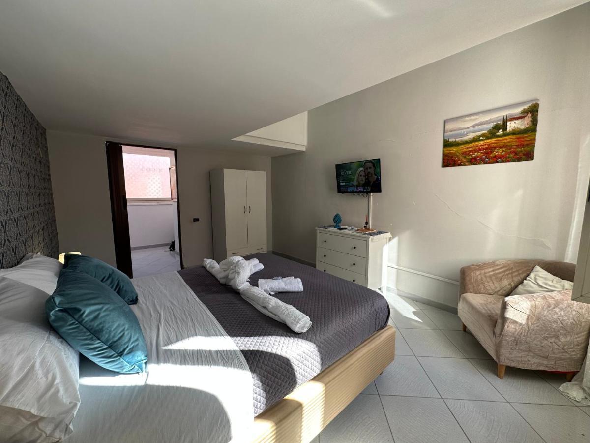 Appartamento Scugnizzella Holiday House Napoli Esterno foto